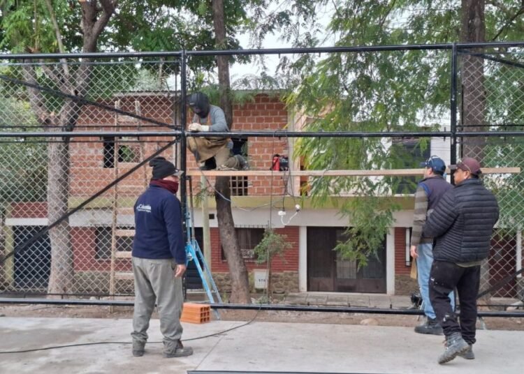 Importantes avances en las obras del Polideportivo de barrio Primavera