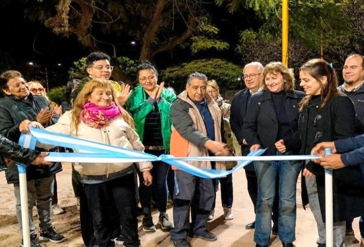 Julio Bravo inauguró las obras en Plaza del Molino