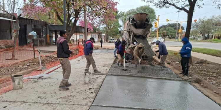 Última etapa de la pavimentación en la colectora de avenida 9 de Julio