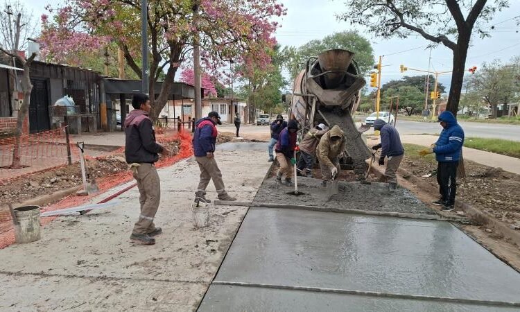 Última etapa de la pavimentación en la colectora de avenida 9 de Julio