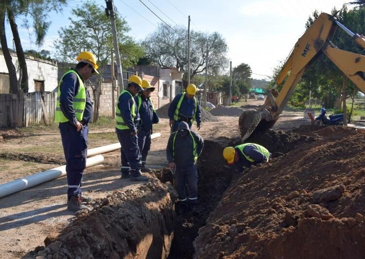 Notable avance de la red de cloacas en barrio 25 de Mayo