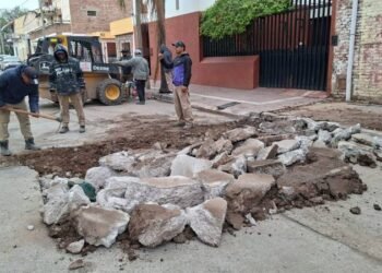 Se avanza con el bacheo y mejora de calles en la ciudad